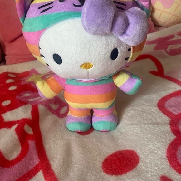 Hello Kitty Pastel Plushie - Picture 4 of 9